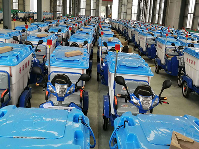 湖北棗陽百輛電動保潔車沖鋒“上崗” 助推環衛邁向綠色智能新時代